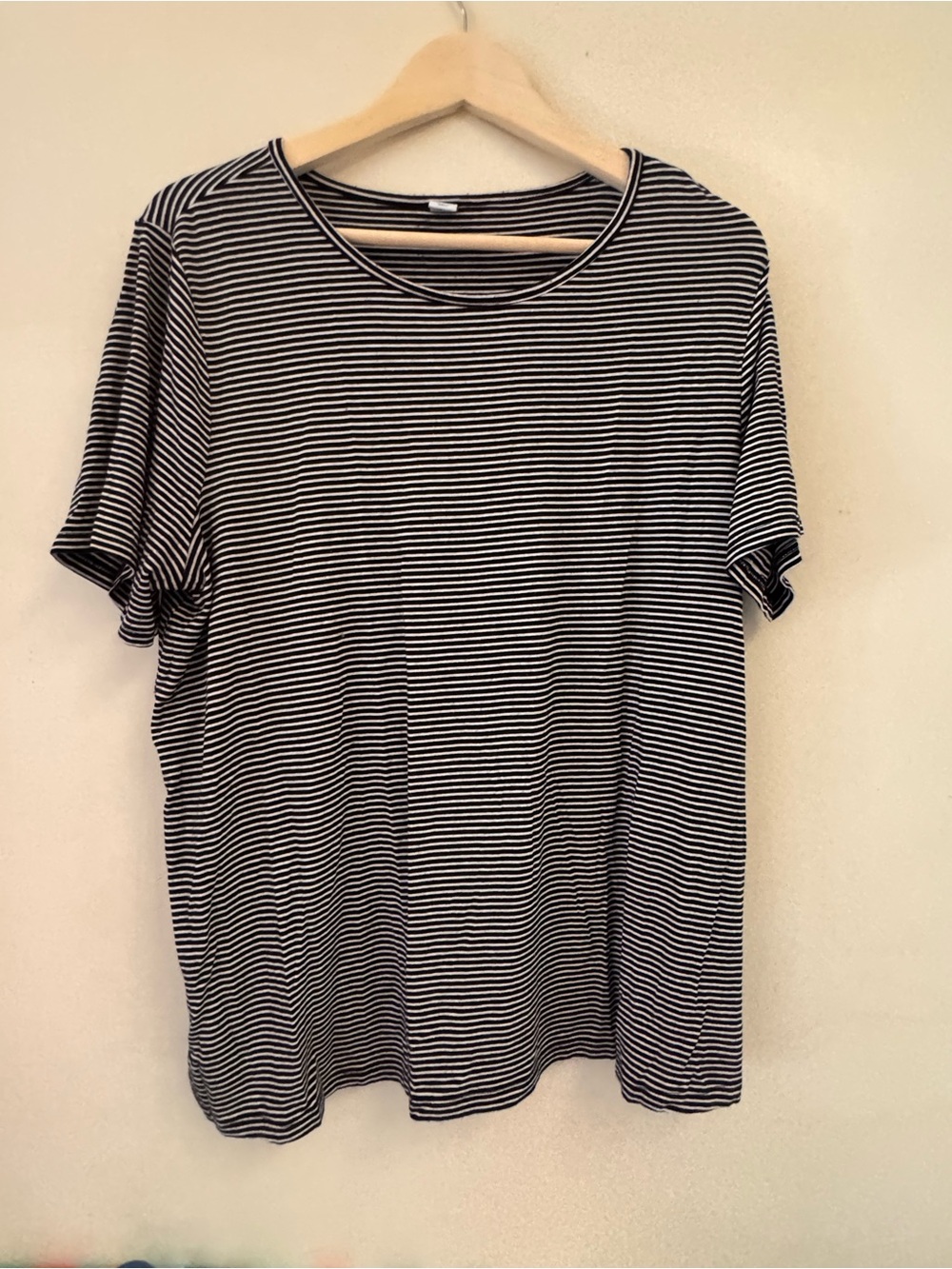 Old Navy Black and White Striped Short Sleeve Tee